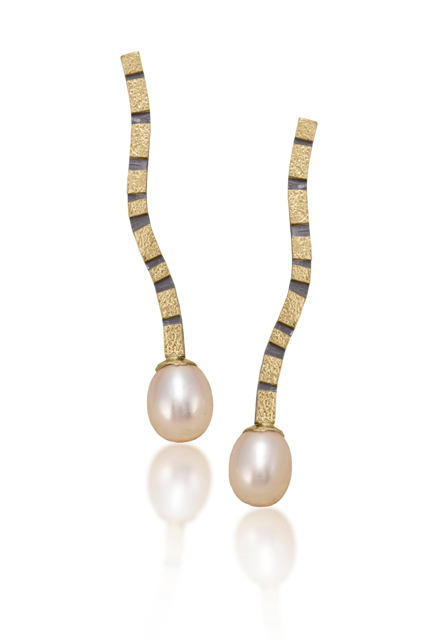 white teardrop freshwater pearl