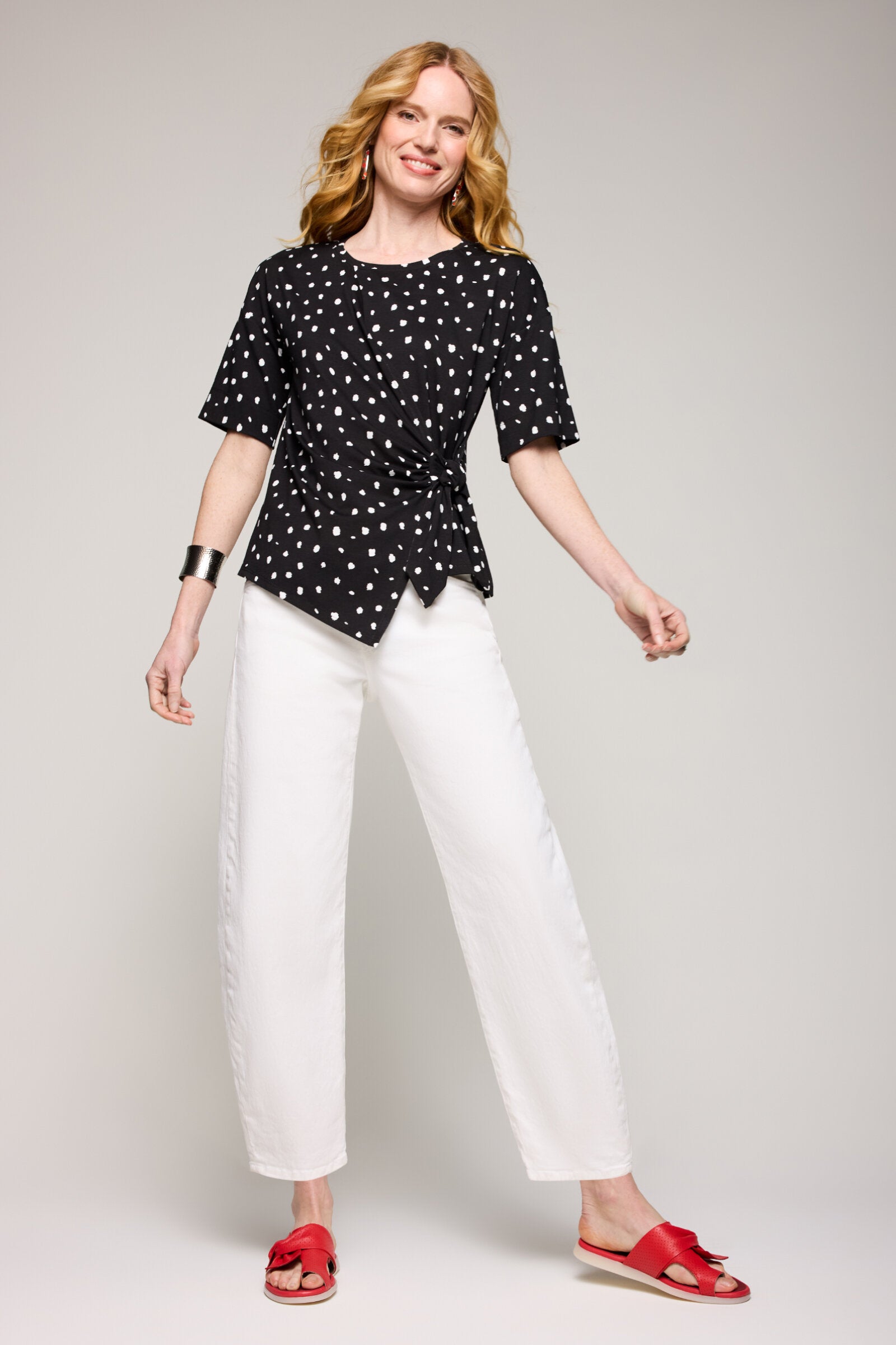 Black/White Orbit Dot