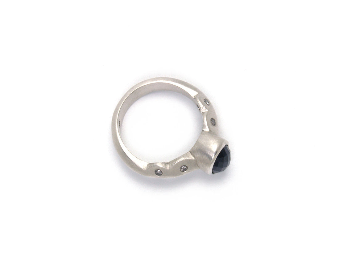 Scallop Ring with Australian Spinel