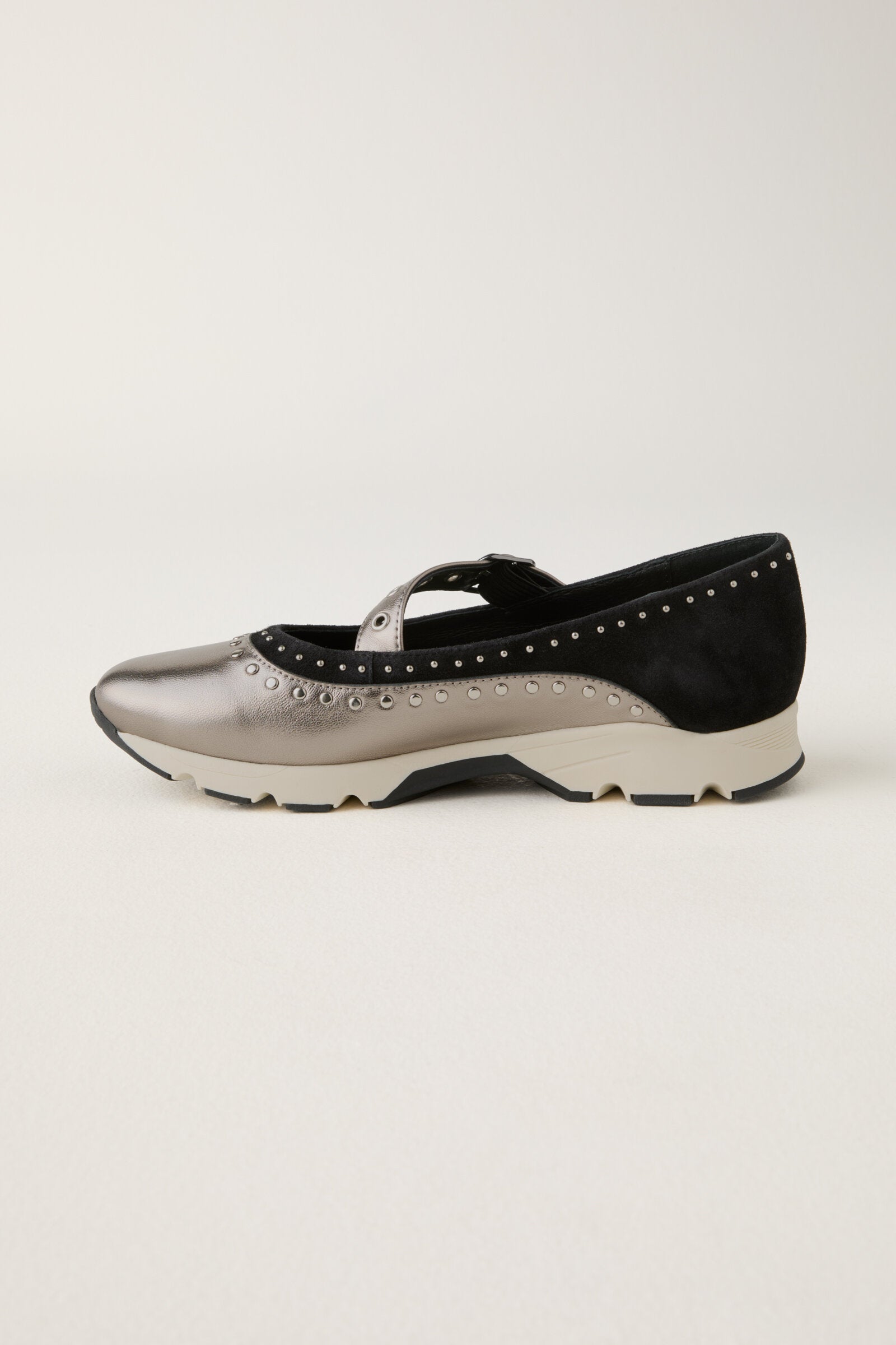Loren Sneaker
