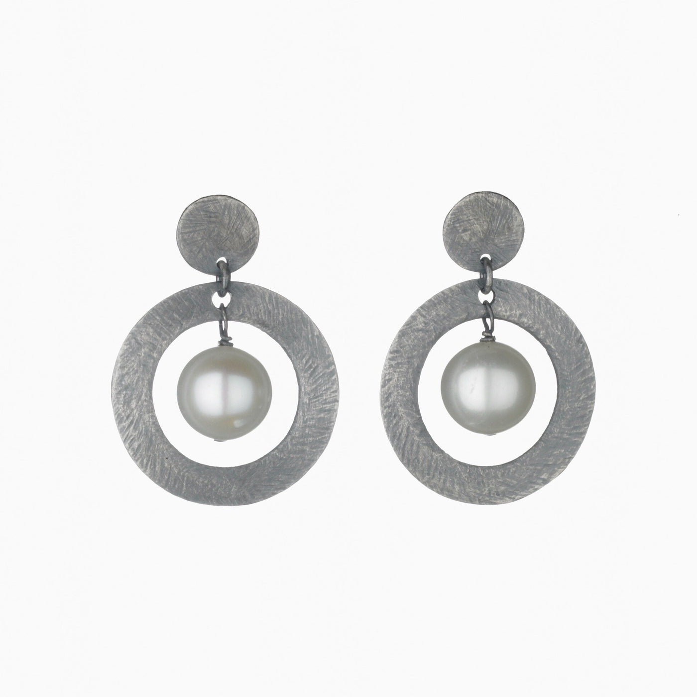 Carved Circle Pearl Earrings