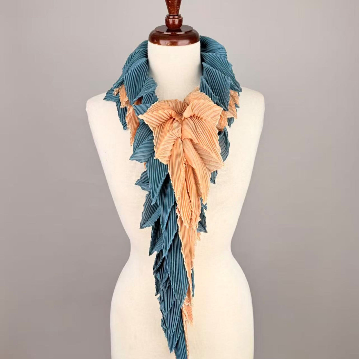 Feather Pleats Scarf