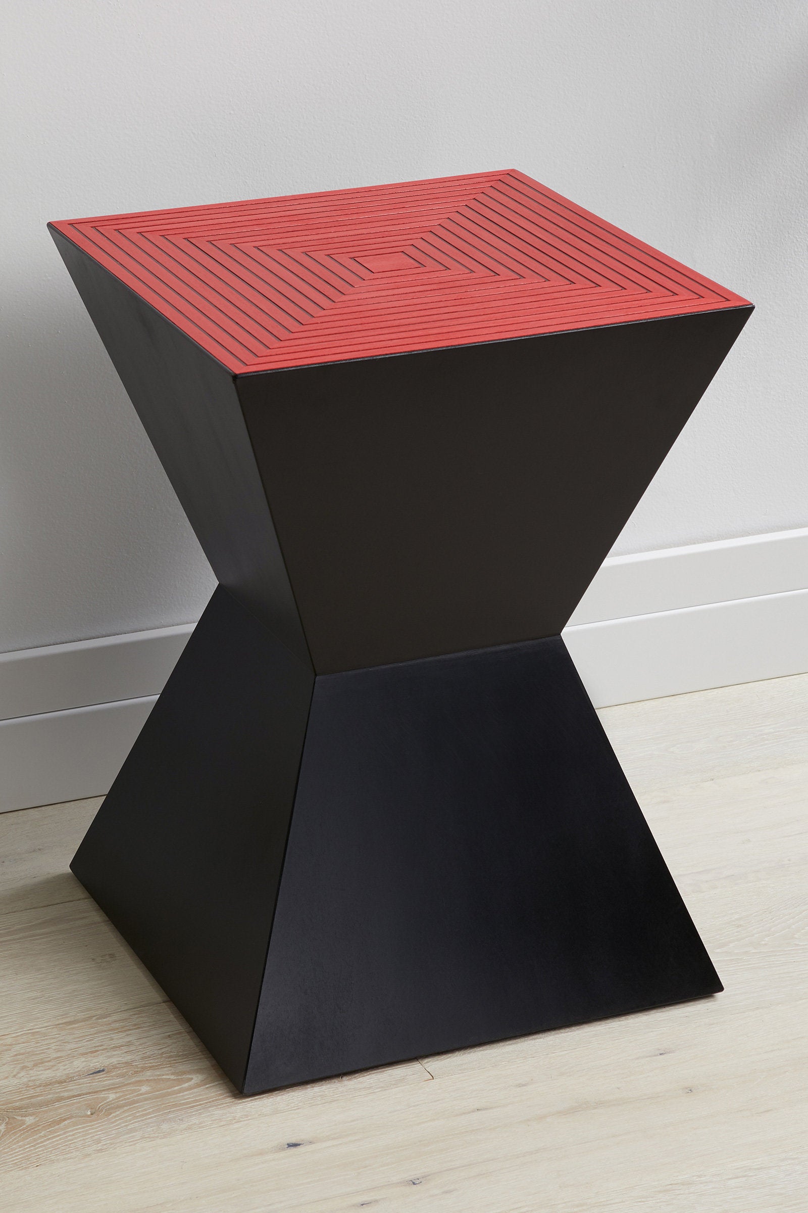 Tux Table