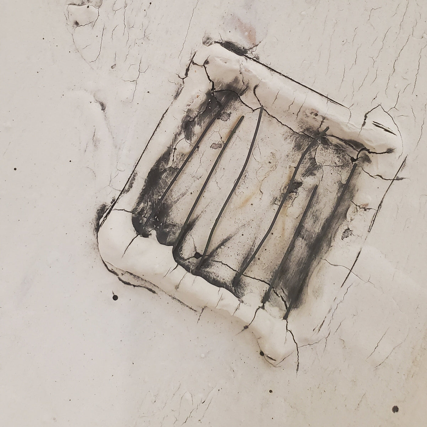 Stoneware Bowl with Wire I