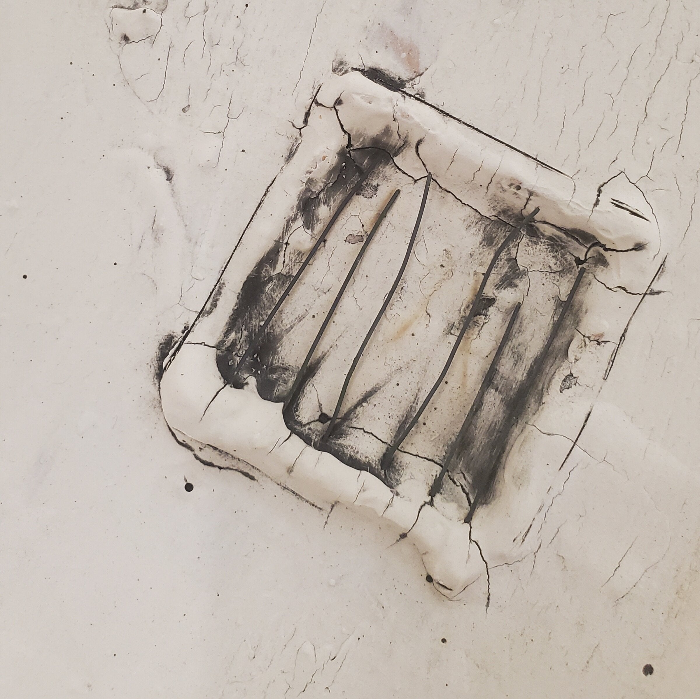 Stoneware Bowl with Wire I