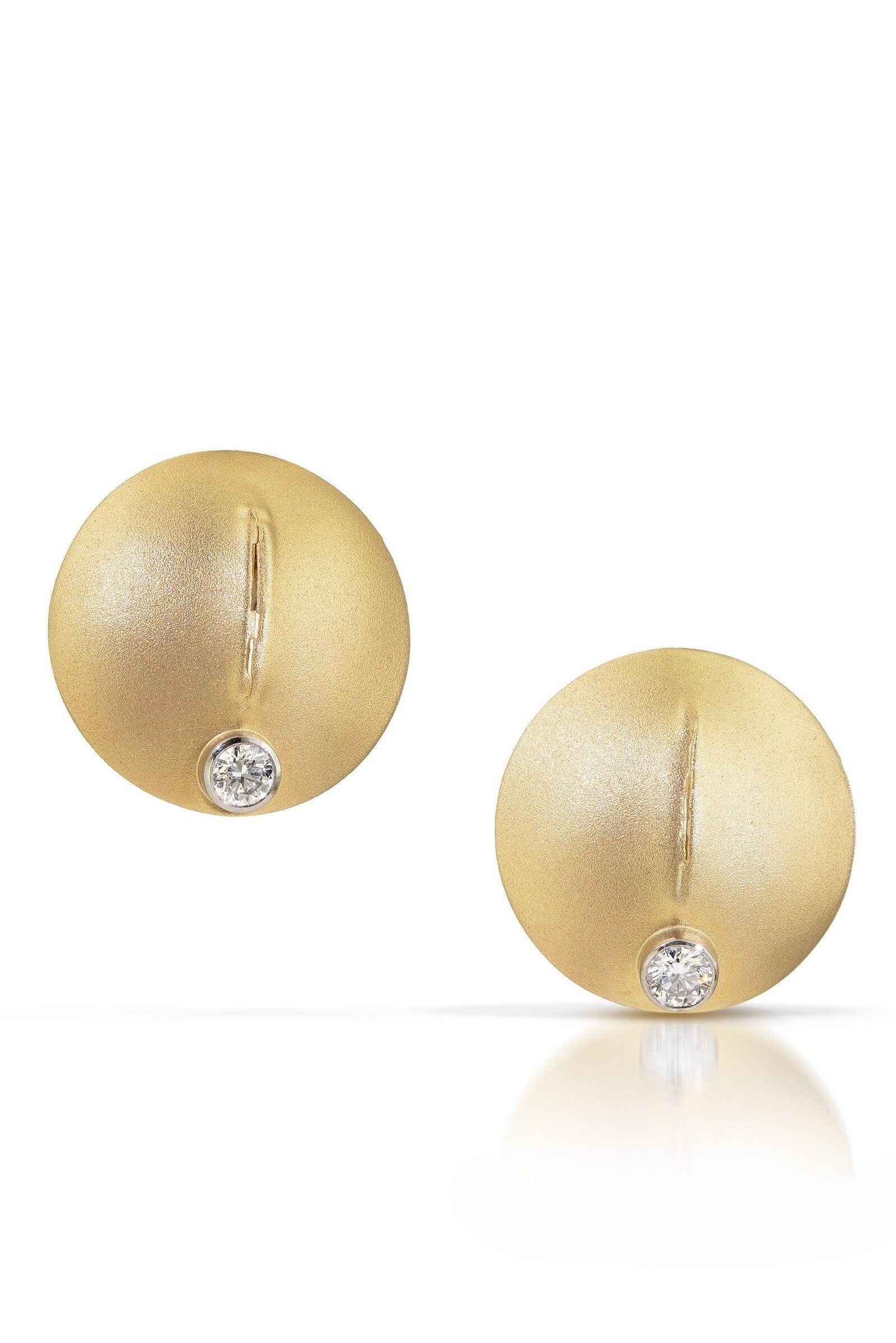 shown without pearls