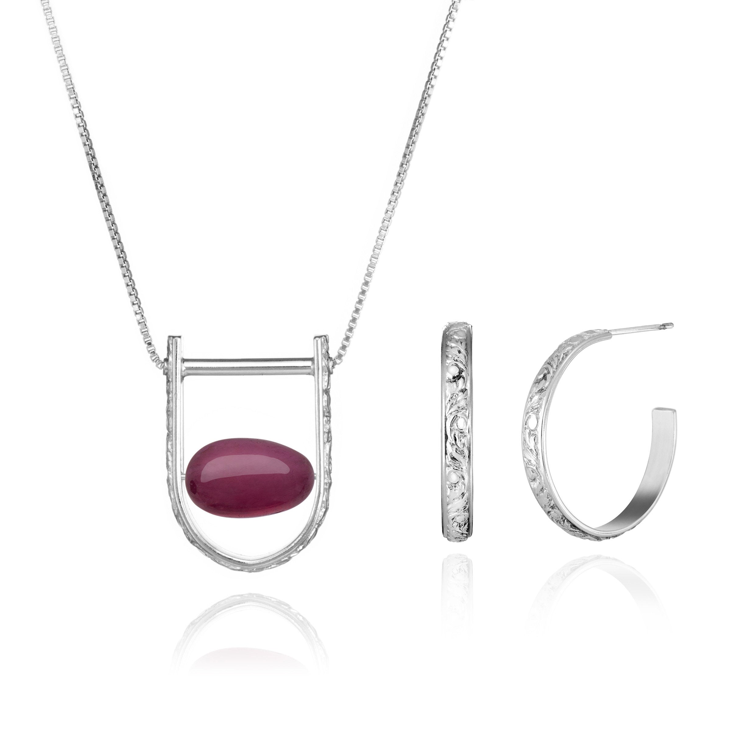 Pairs well with the Foliage Hoop Earrings