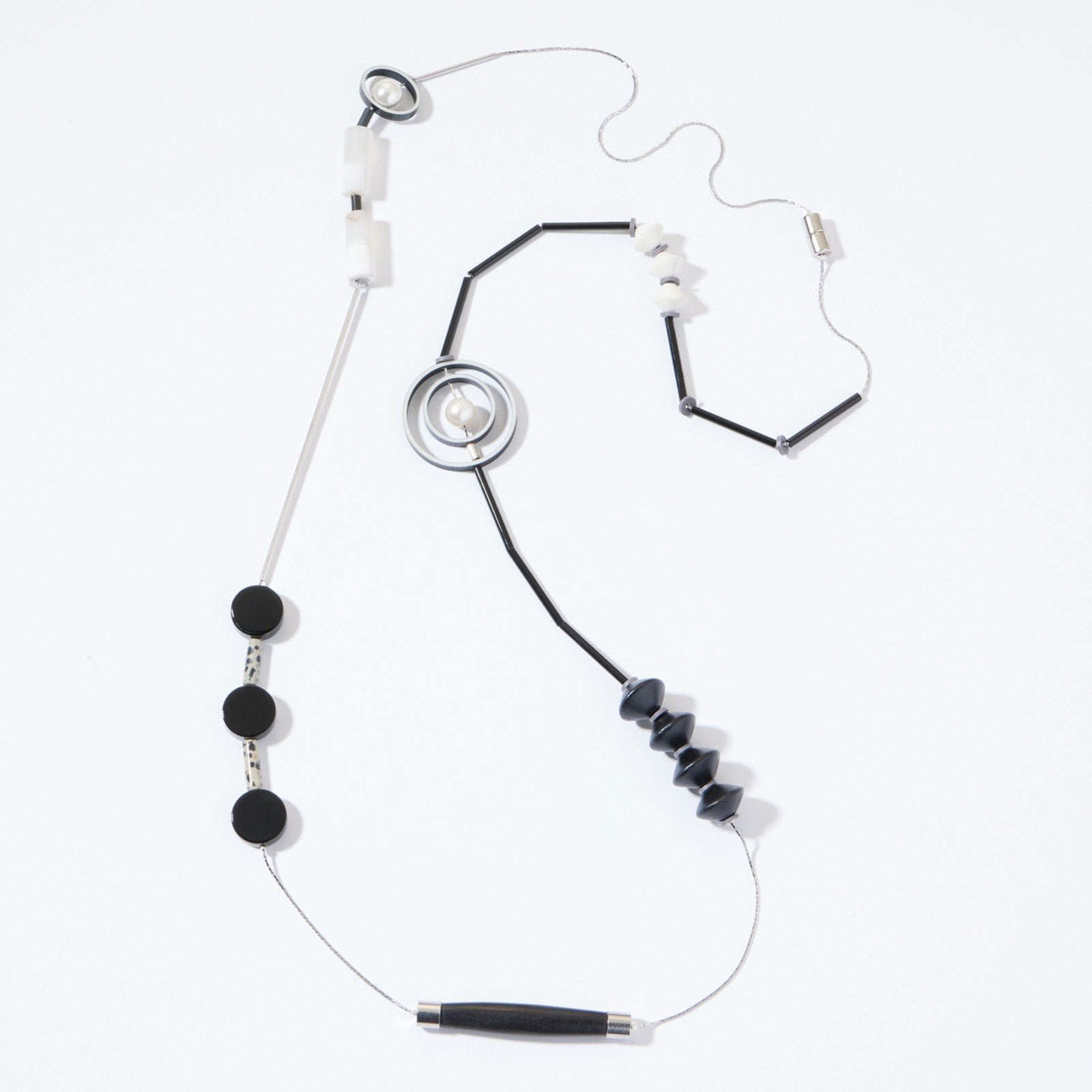 Long Necklace in Black and White