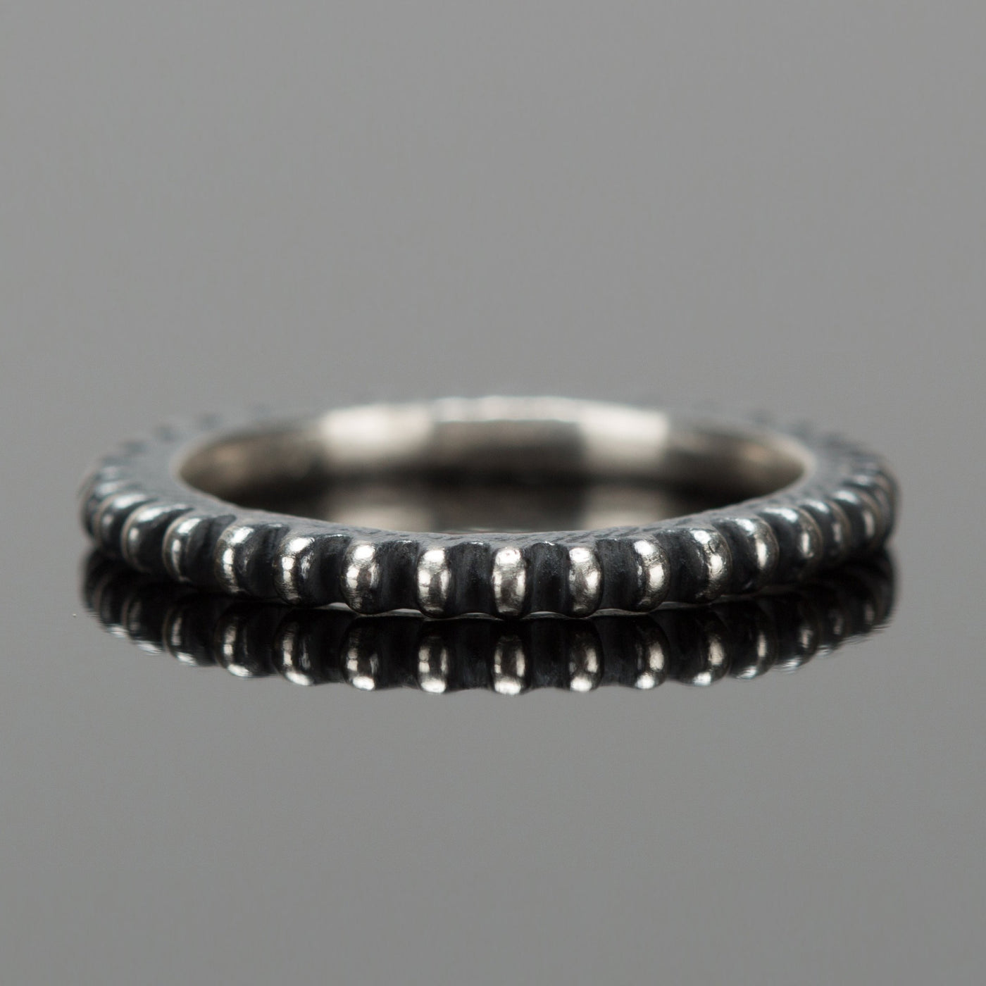 thin grid quilt ring in silver