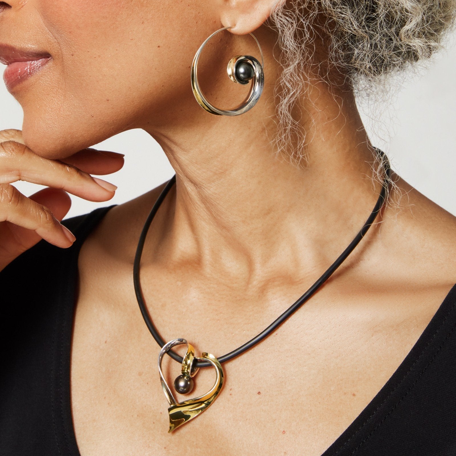 Bimetal with Tahitian Pearl