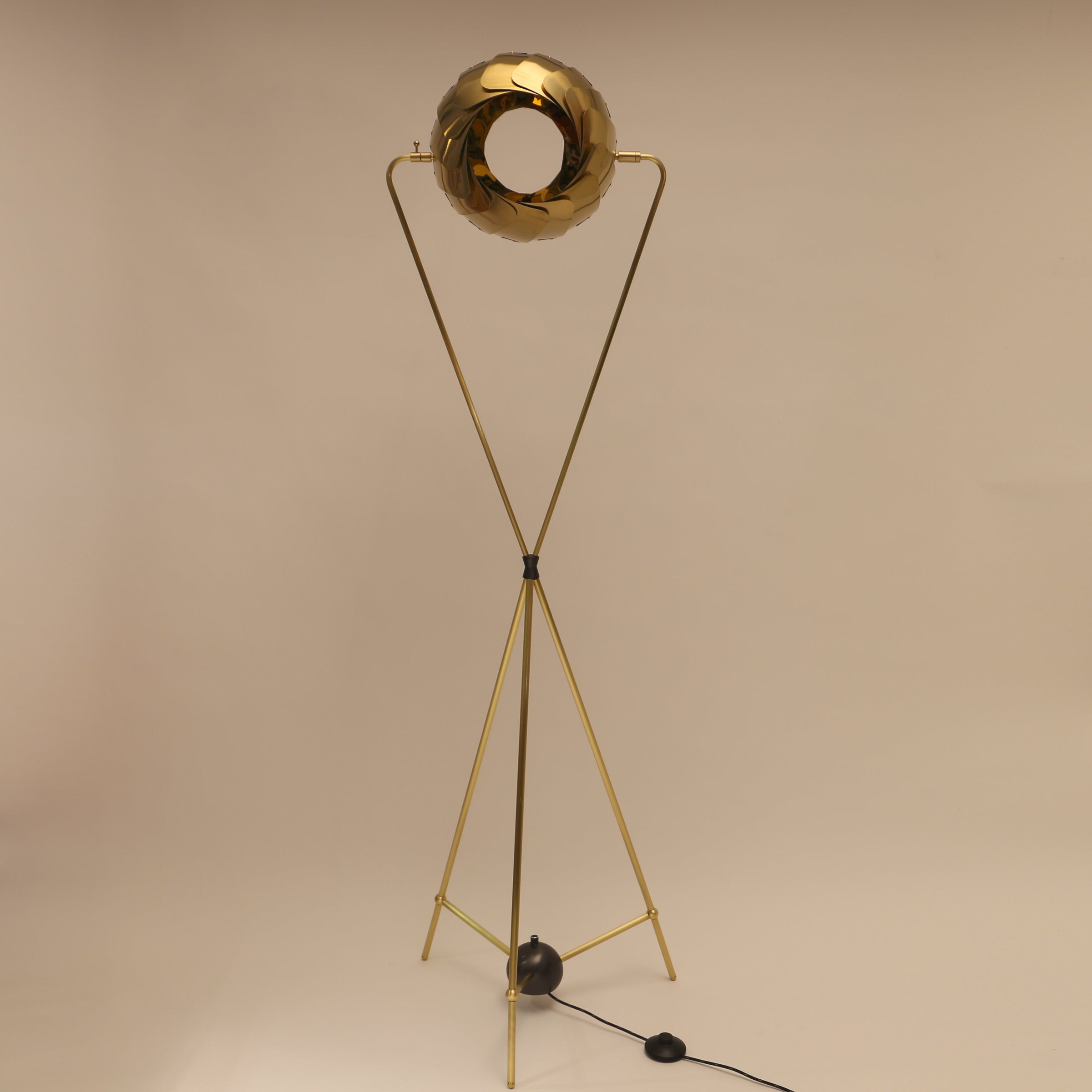Iris Eye Floor Lamp