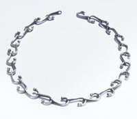 Curve Necklace