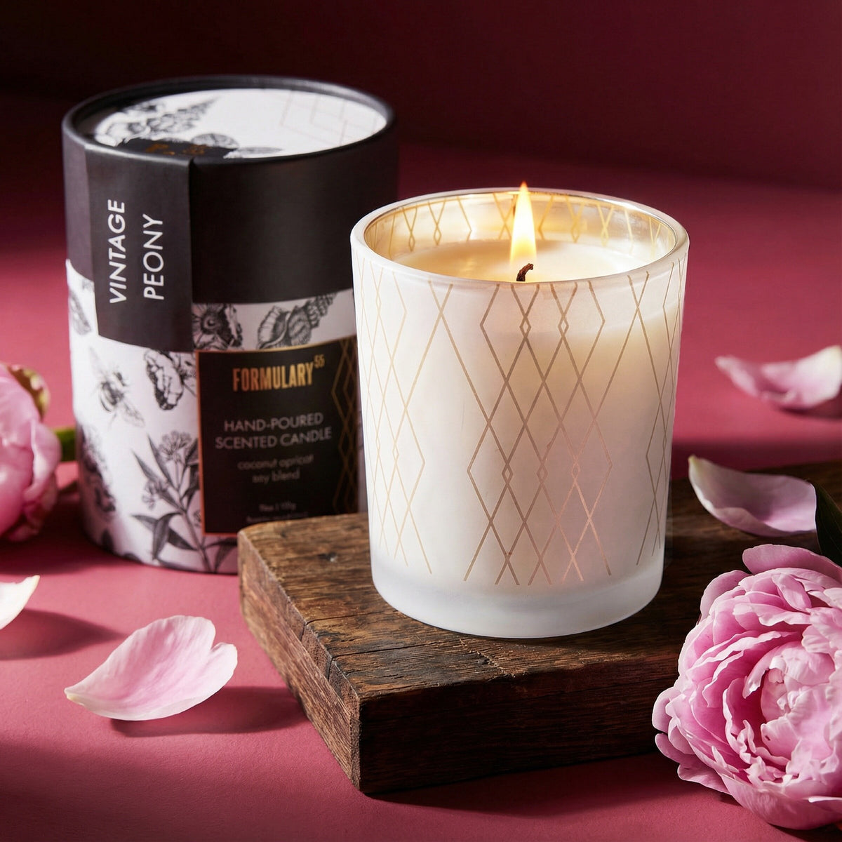 Luminous Glow Candle in Vintage Peony