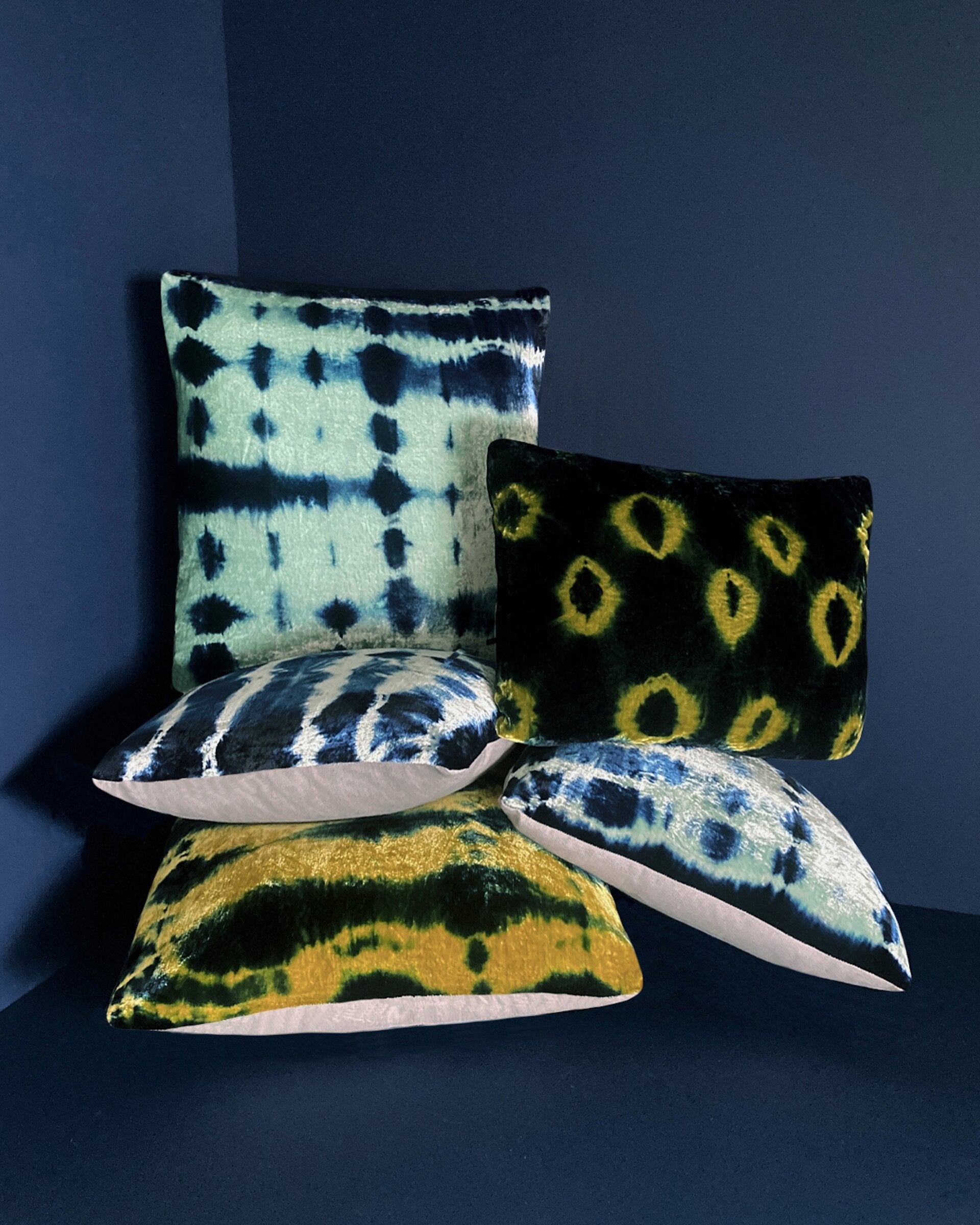 Inkblot Pattern Velvet Pillow