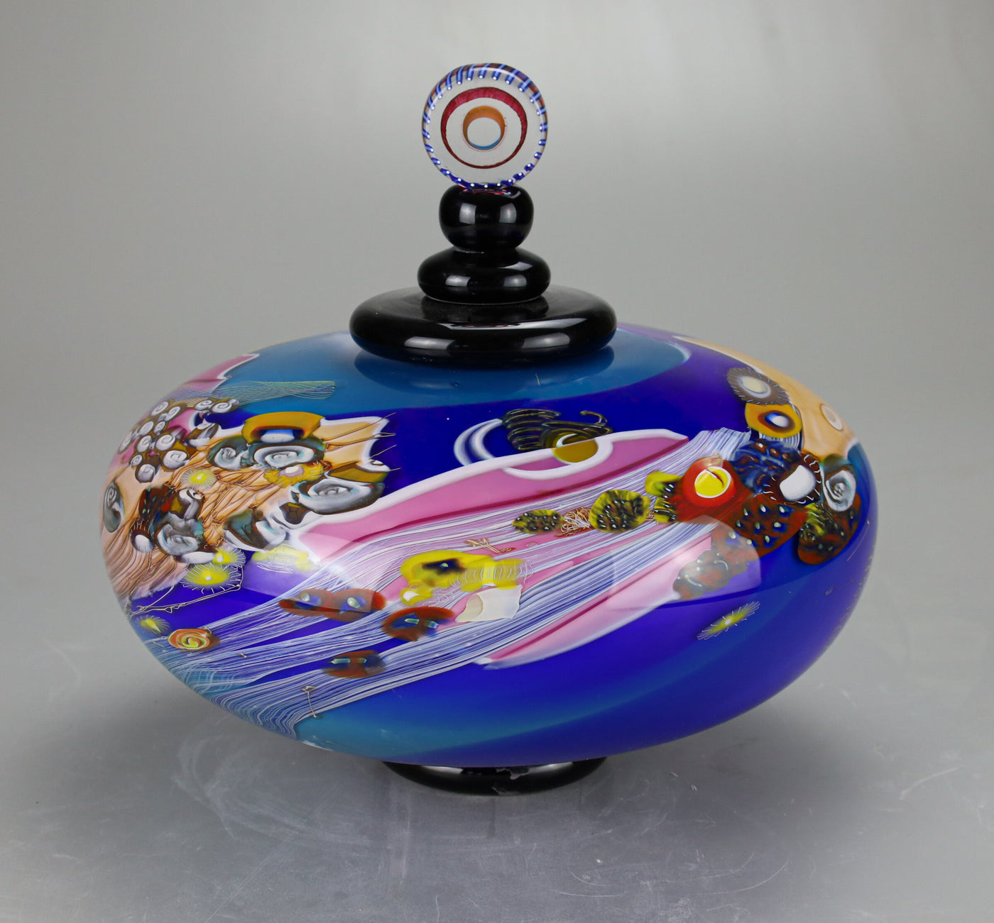 Color Field Lidded Disk in Ocean Blue