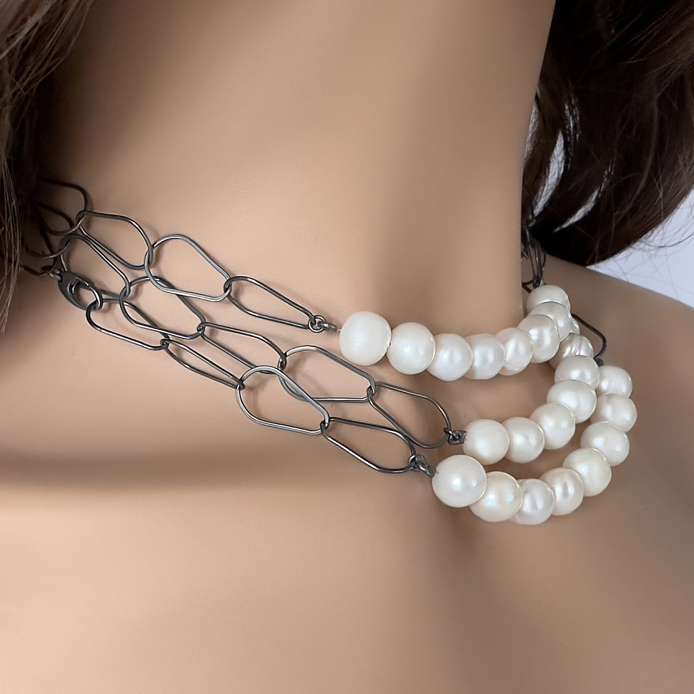 Chained Pearls Necklace