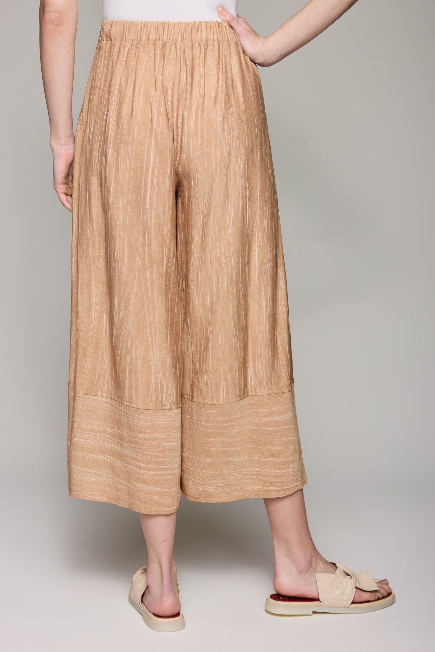 Striated Woven Pant