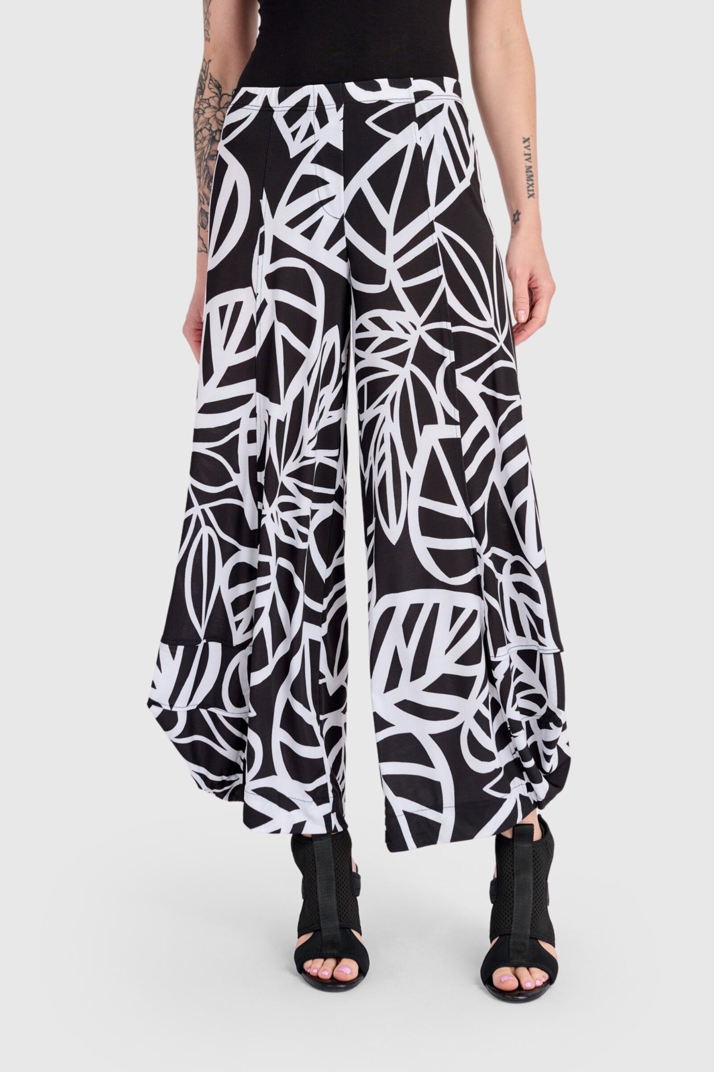 Black/White