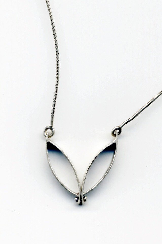 Para Double Necklace