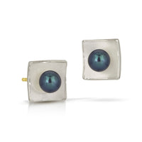 Black Pearl, Large, 18k Gold Posts