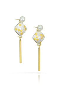 Transformative Pearl Dangle Earrings
