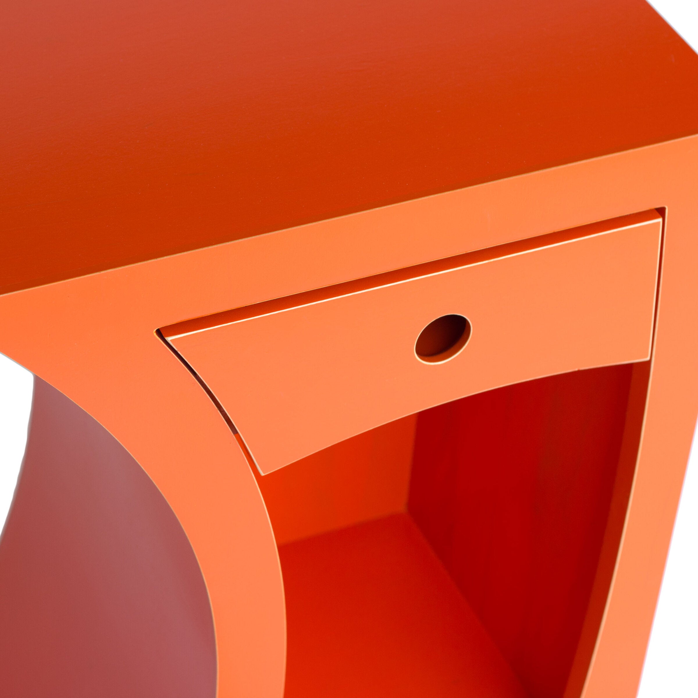Curve Side Table