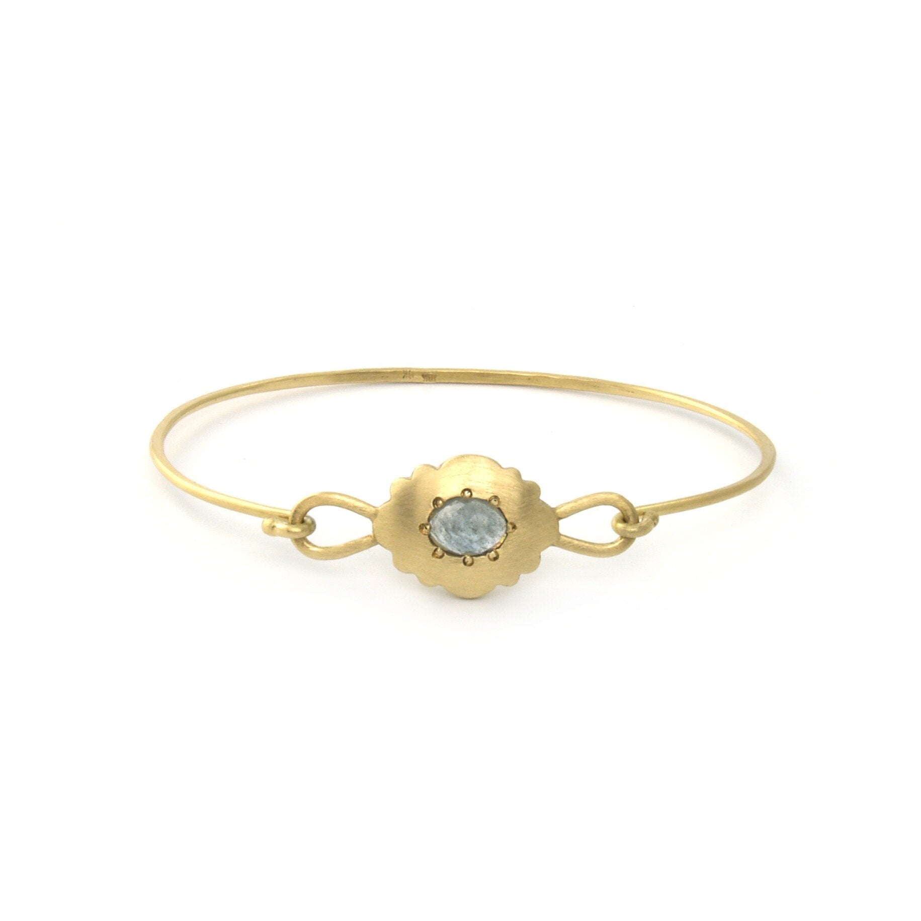 Scallop Oval Bracelet in Gold with Rose-Cut Sapphire