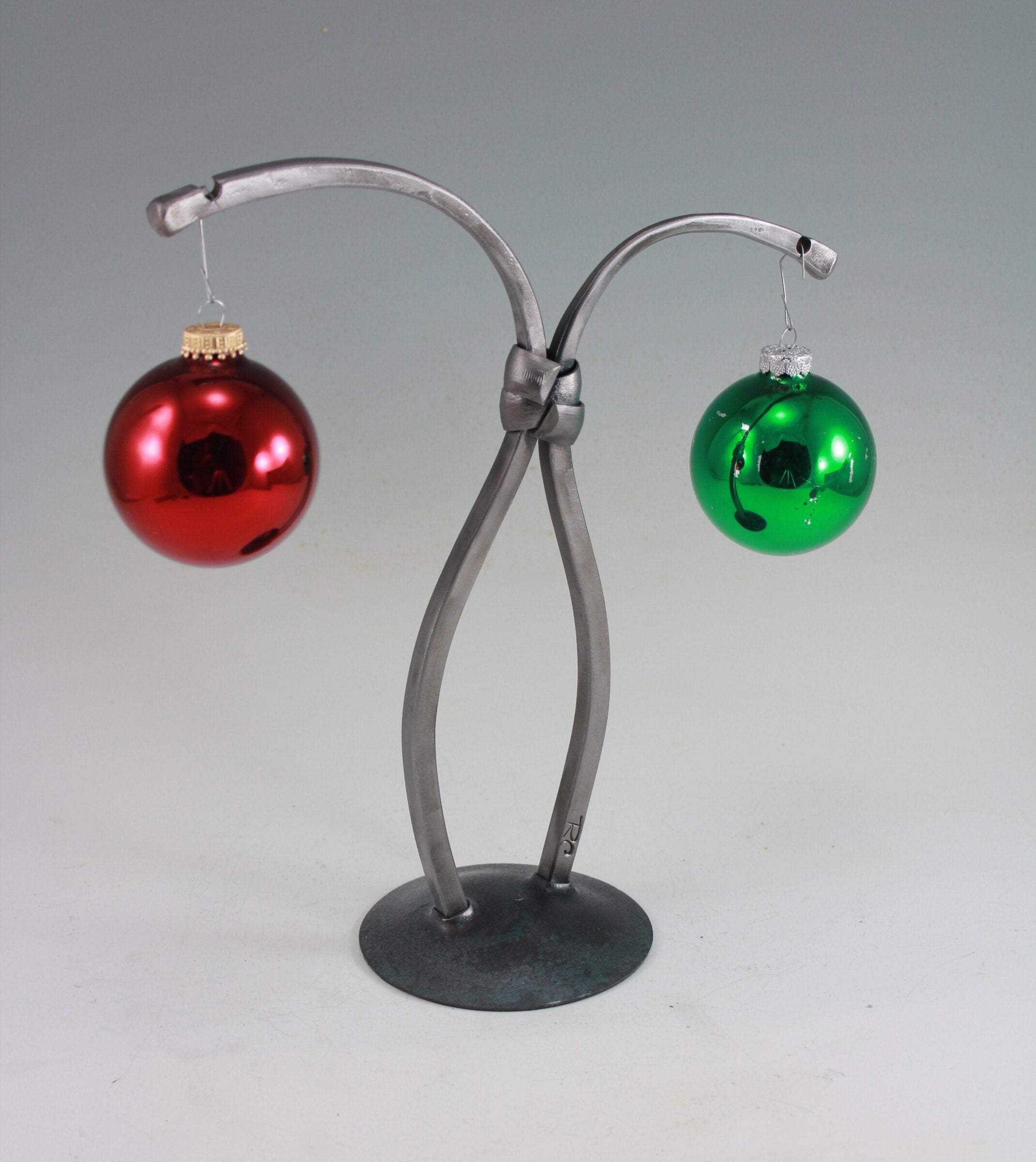 Knotted Ornament Display Stand