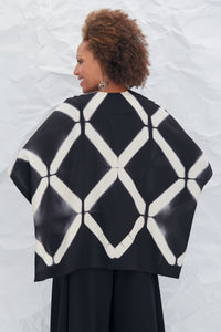 cream/black, back view