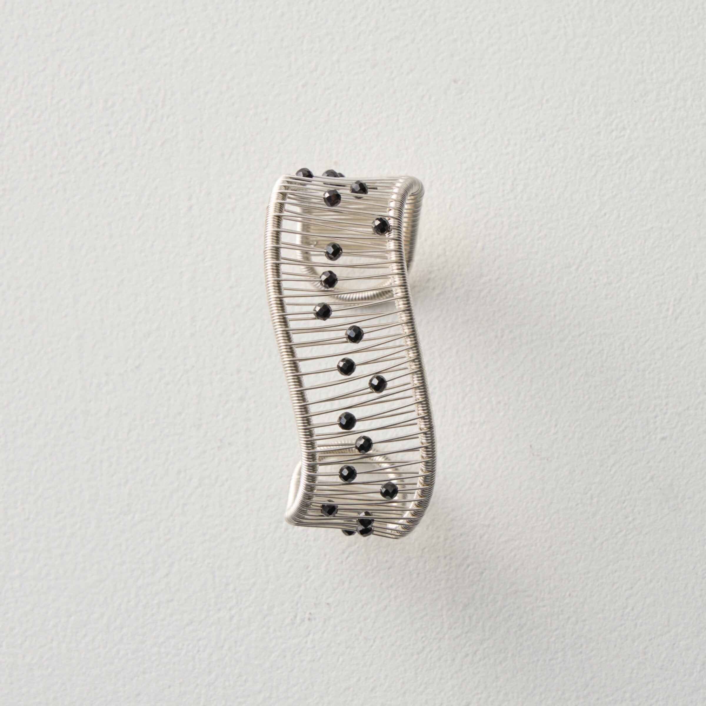 Spinel Wave Cuff