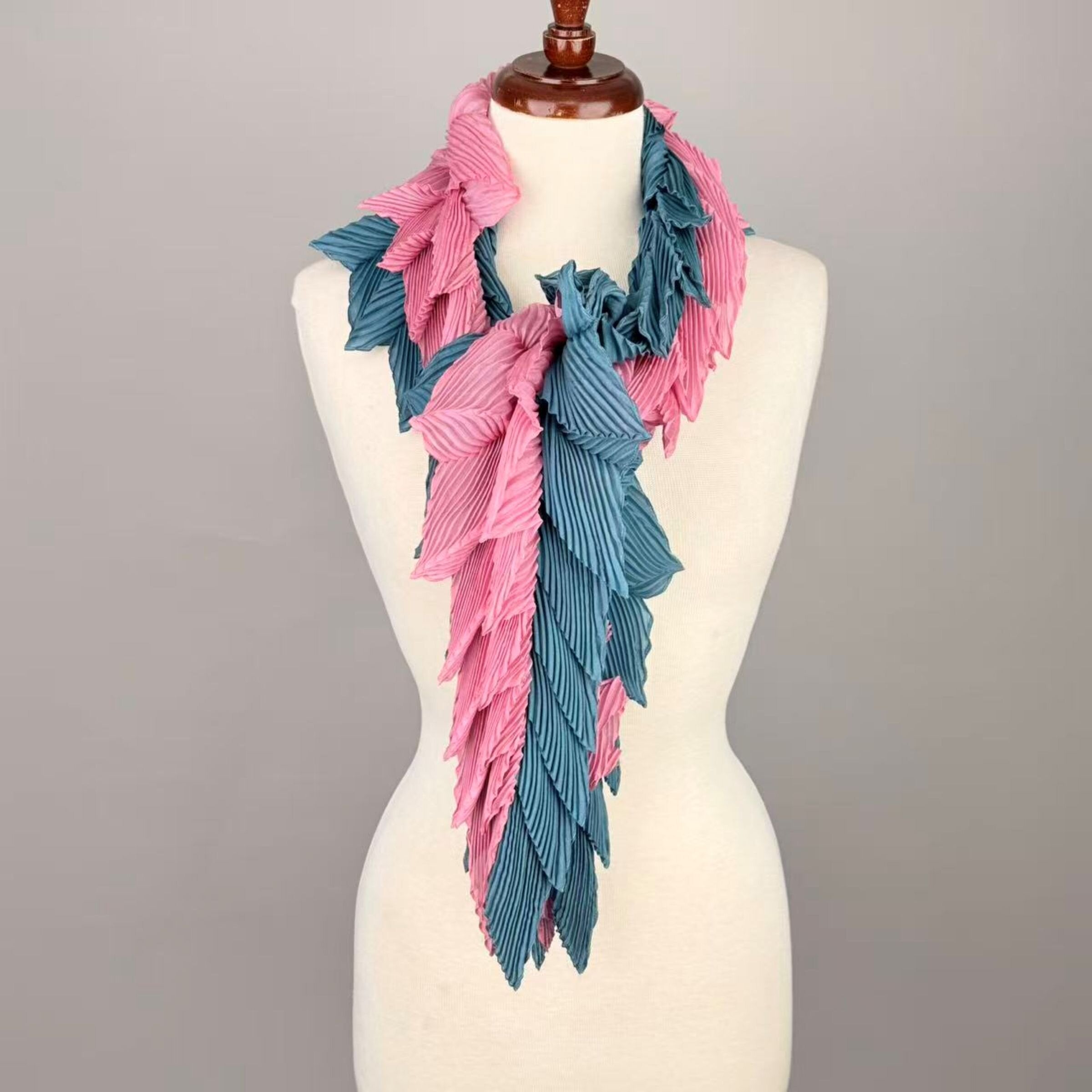 Feather Pleats Scarf