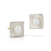 White Pearl, Large, 18k Gold Posts