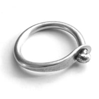 Curve Ring