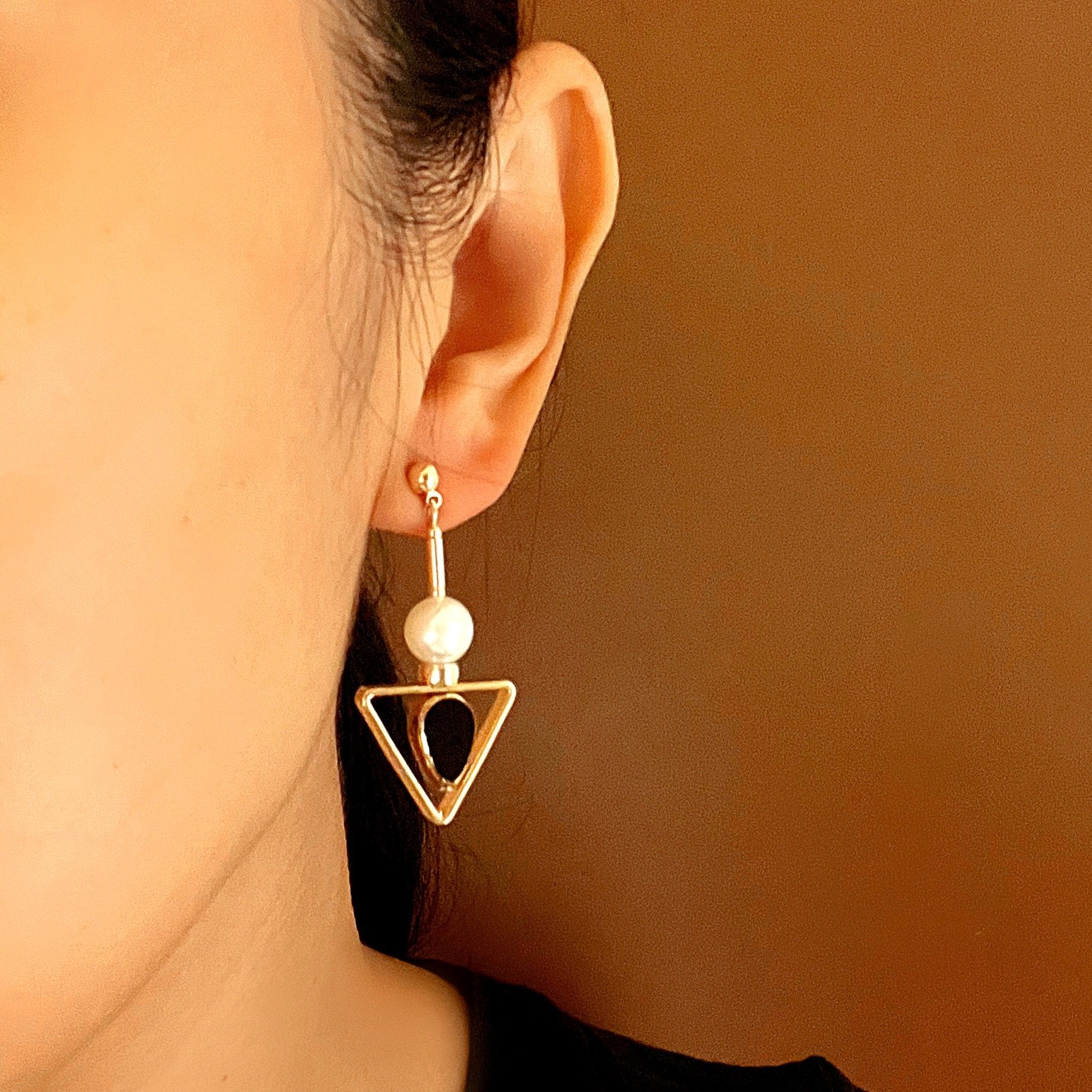 Triangle & Pearls Earrings