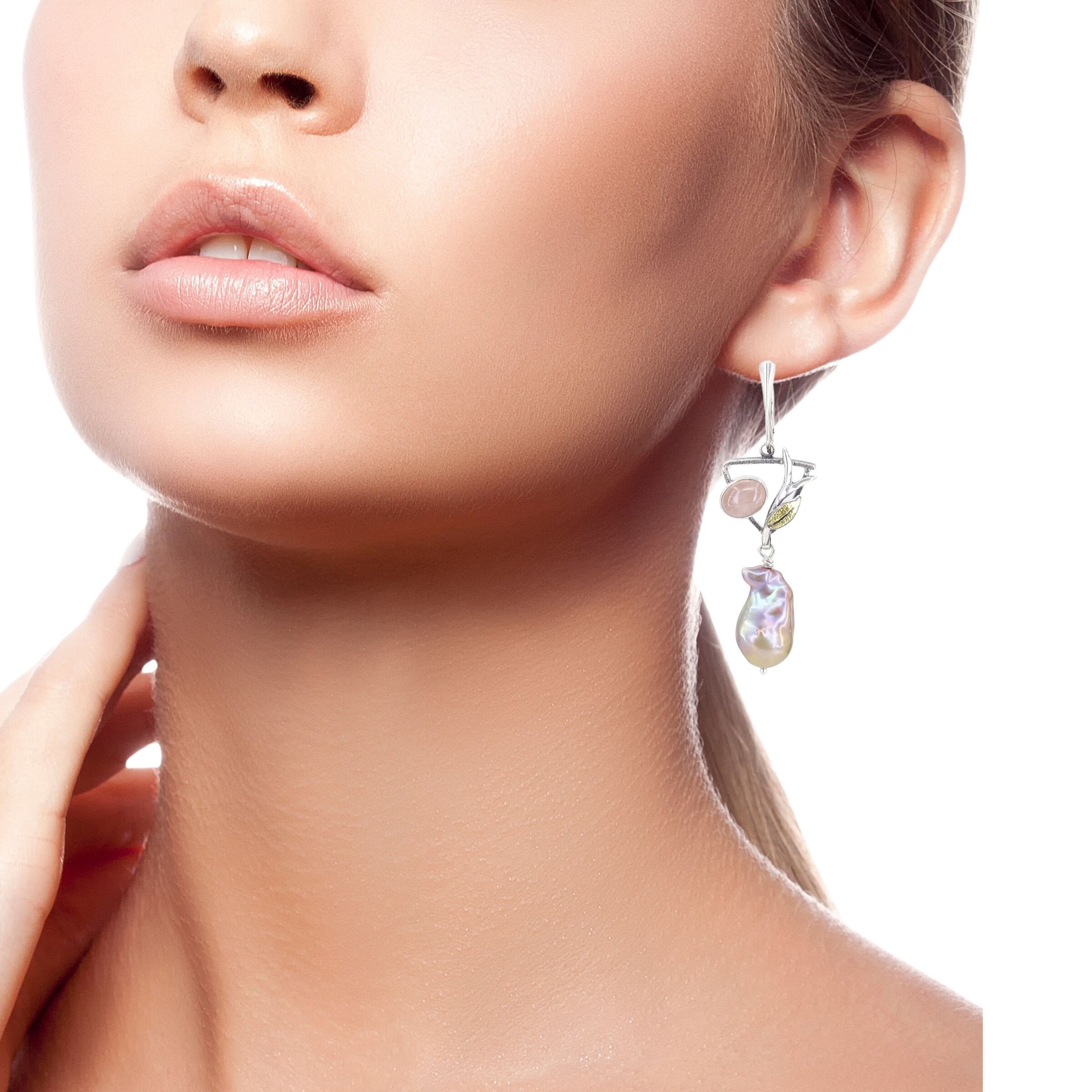 Momoiro Earrings
