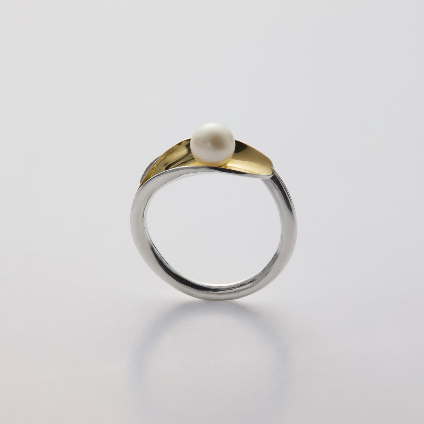 Leaves with Pearl Ring