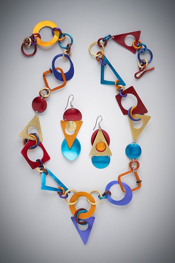 pairs well with the purrfect toy necklace