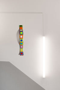 Carnival Story Pole Wall Wave With Colored Centers