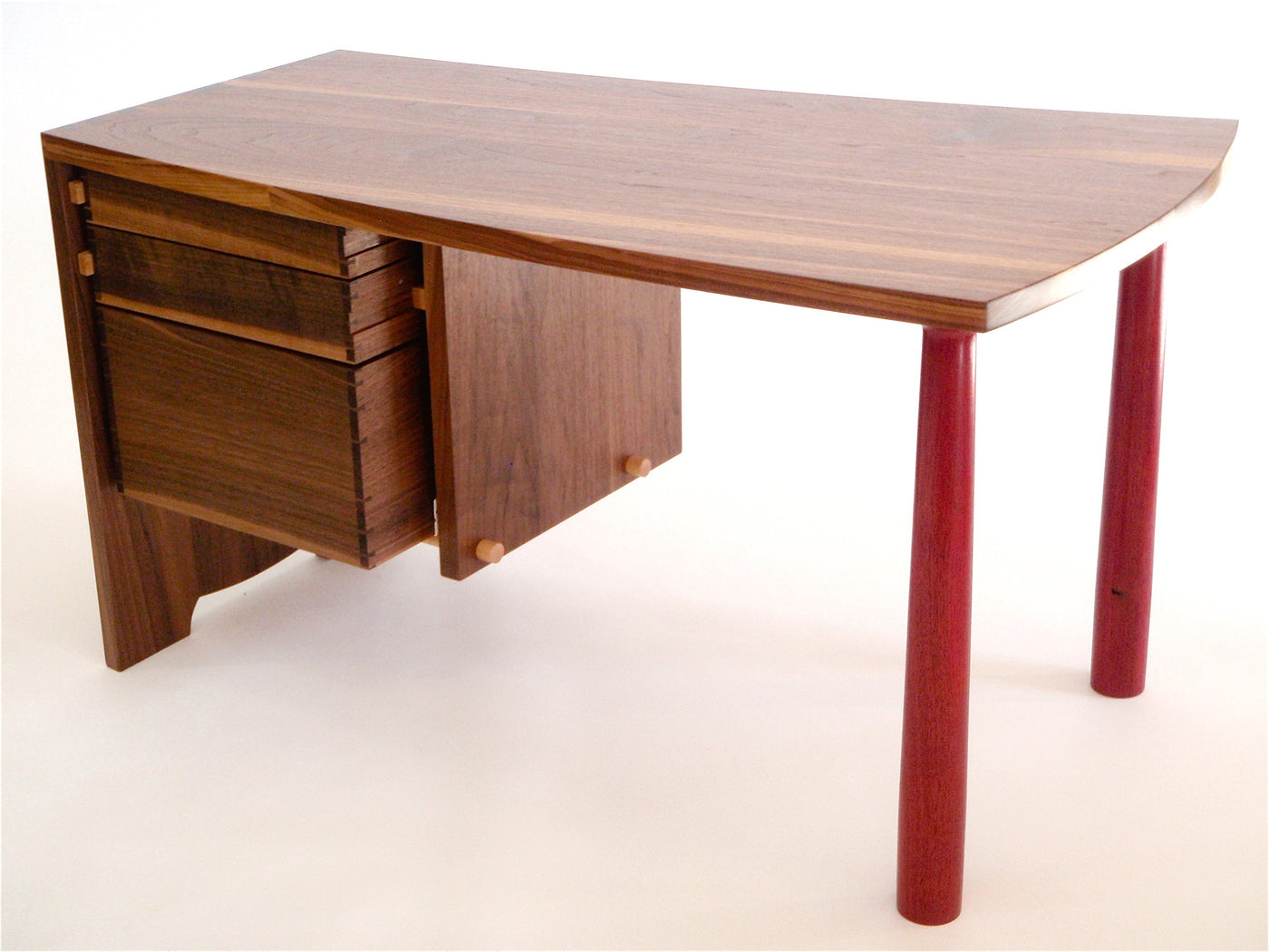 Tairone Desk