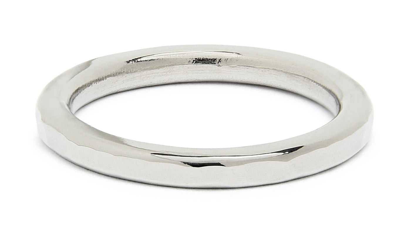 14k Palladium White Gold, polished finish | Photo by Chris Patunas