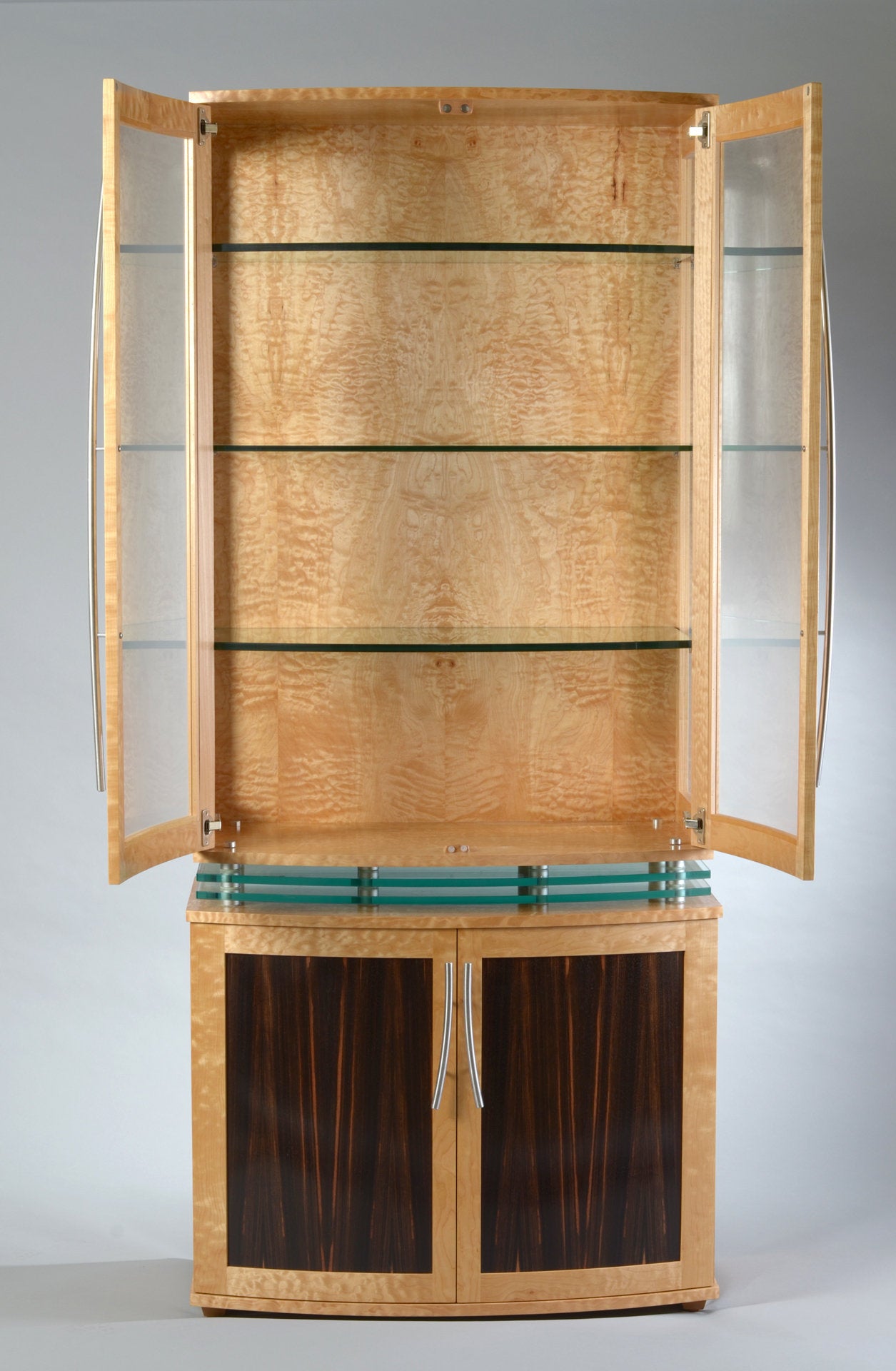 Levitating Display / China Cabinet