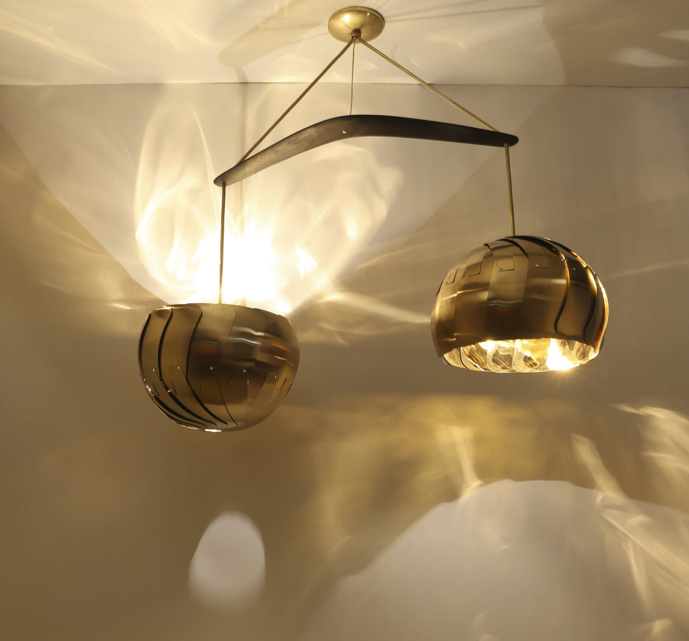 Iris Balance Chandelier Light