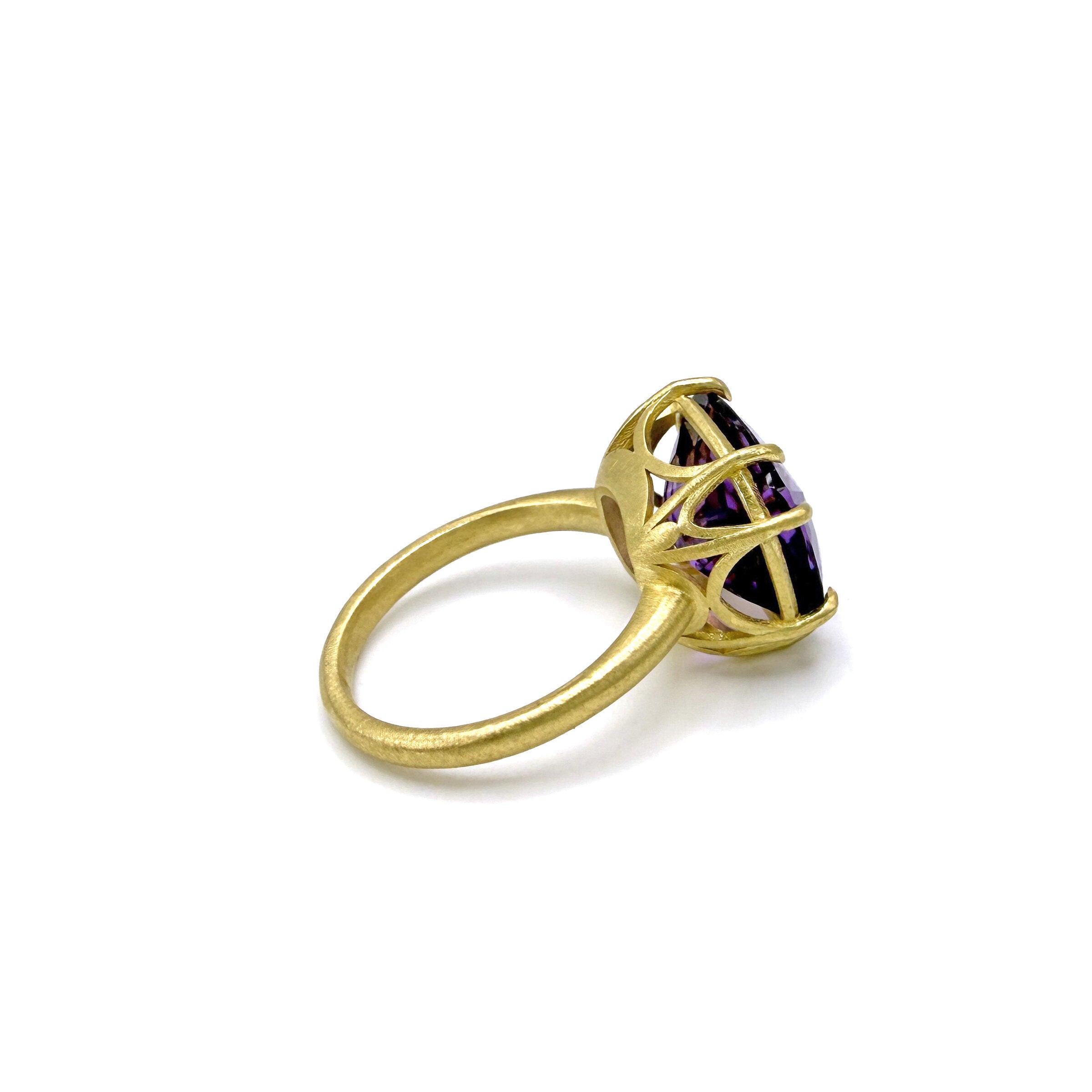 Cushion-Cut Amethyst Aqueduct Ring