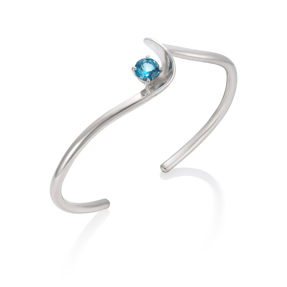 London Blue Topaz Bracelet | Photo by Berlian Arts