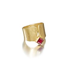 Wafer Ring with Square Faceted Stone by Ayesha Mayadas (Gold Ring)