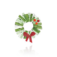 Christmas Wreath by Sarinda Jones (Art Glass Ornament)