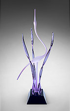 Heron in the Marsh, Violette by Warner Whitfield and Beatriz Kelemen (Art Glass Sculpture)