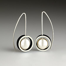 Round Juma Pearl Earrings by Victoria Varga (Mixed Media Earrings)