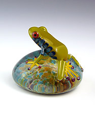 Red-Eyed Tree Frog Paperweight by Eric Bailey (Art Glass Paperweight)