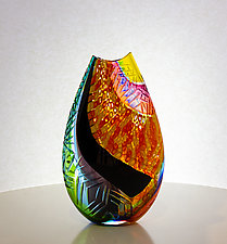 Arrow to the Sun by Jeffrey P'an (Art Glass Vase)
